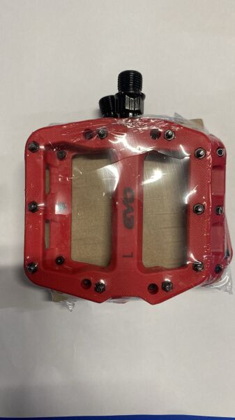 EVO BİSİKLET PEDALI RULMANLI ÇİVİLİ PLATFORM MODEL KIRMIZI