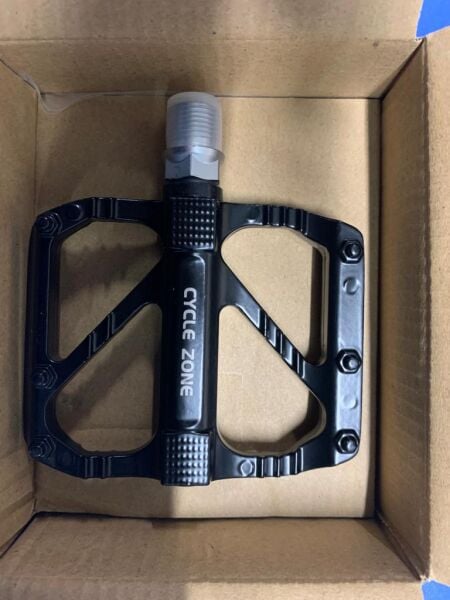 ALÜMİNYUM PEDAL RULMANLI DAR EN 9 BOY 8 CM'DİR.